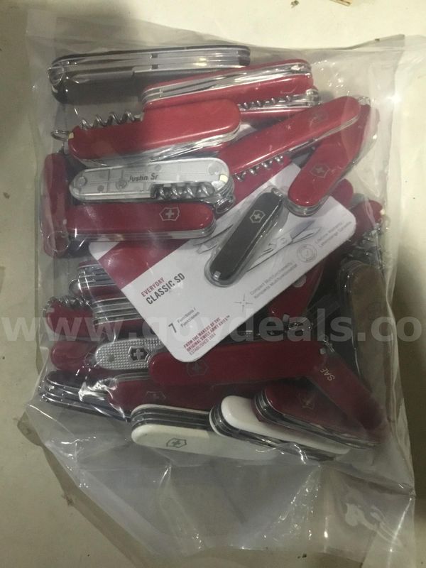 VICTORINOX LOT