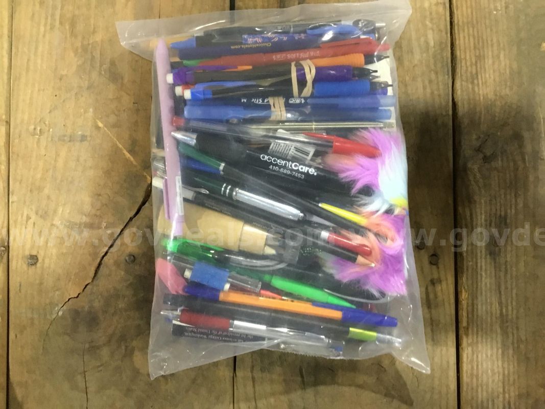 1 Lot of Writing Ink Pens