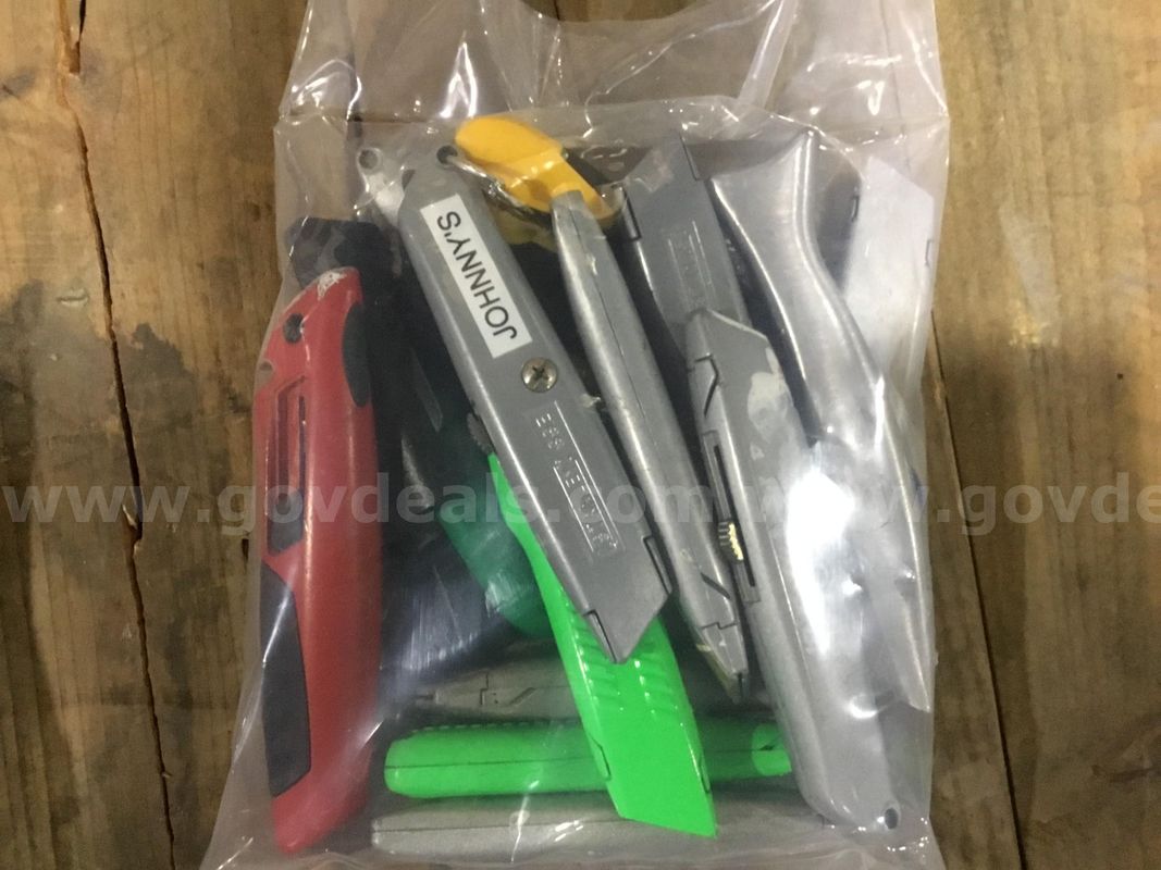 1 Lot of Utility Knives