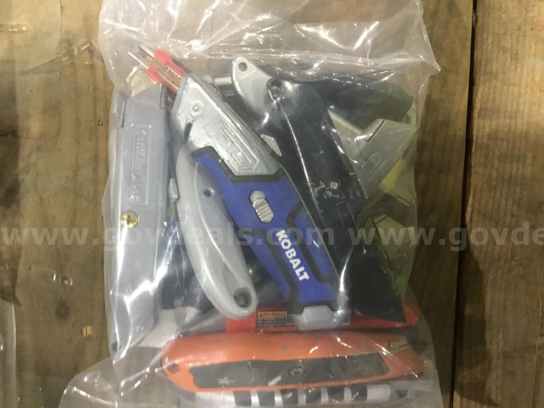 1 Lot of Utility Knives