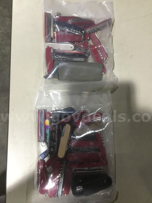 Victorinox Lot