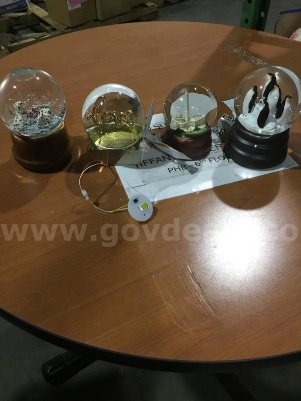 4 misc snowglobes "DH"