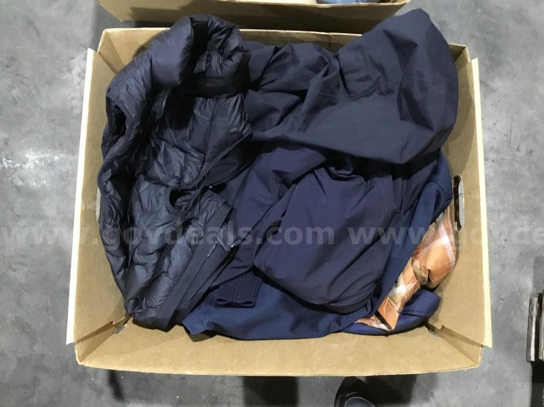 1 Lot of Adult Hoodies and Coats