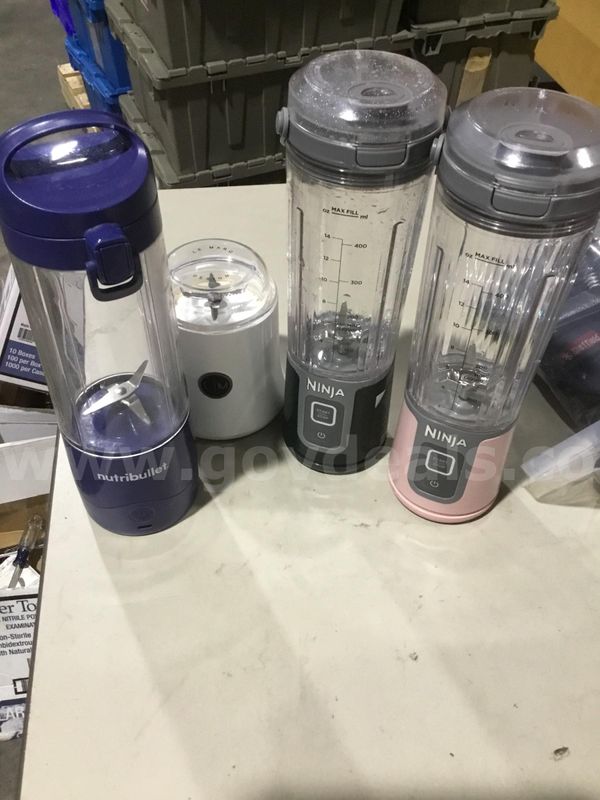 Lot of items-navy blue blender "DH"