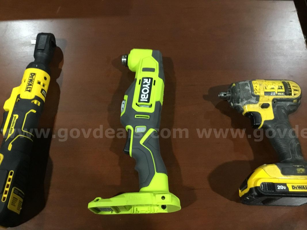 1 Lot of COrdless Power Tools