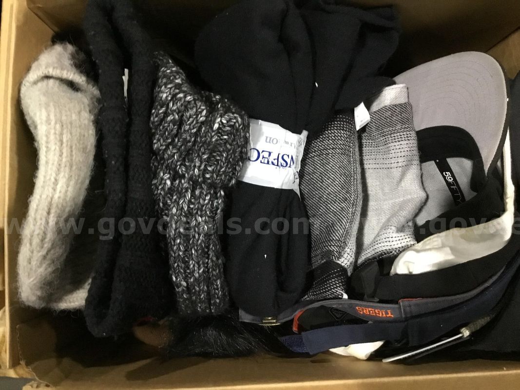 1 Lot of Women Hats and Caps