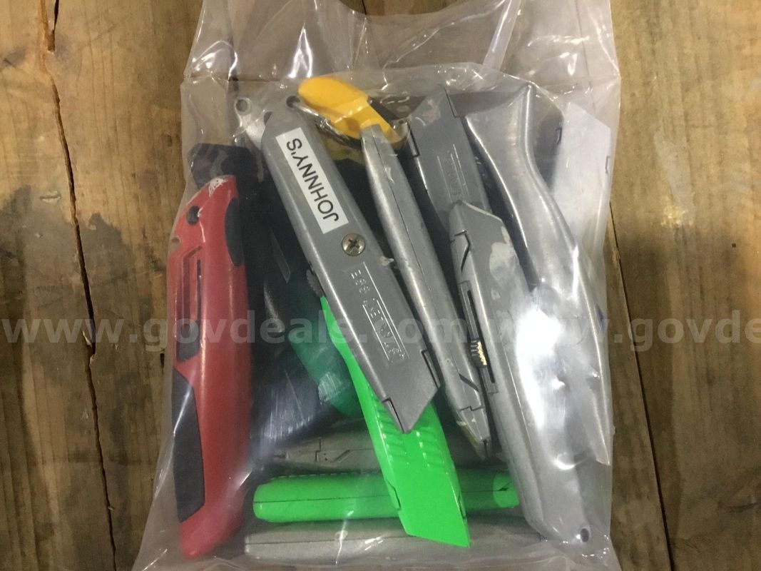 1 Lot of Utility Knives