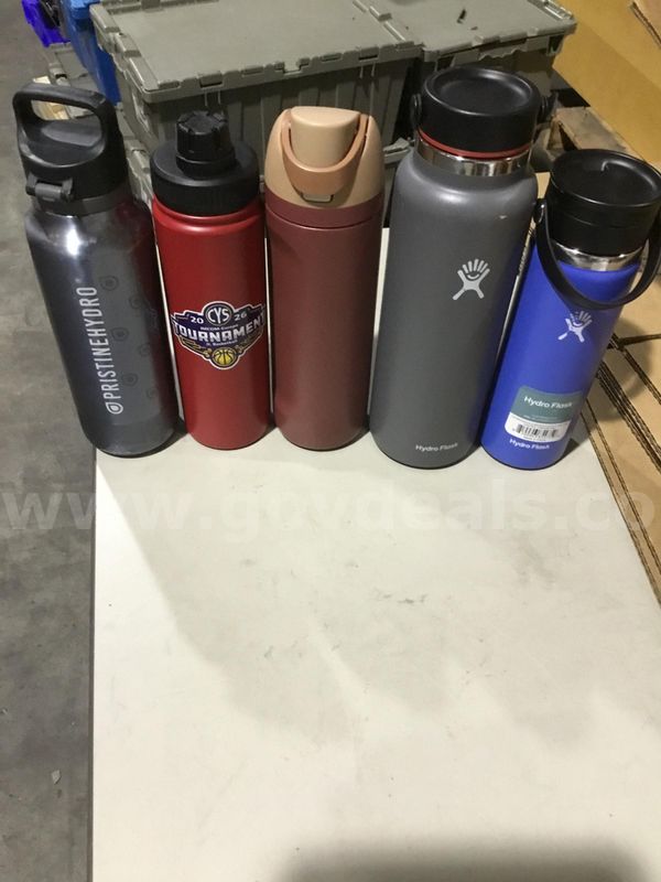 Lot of bottles-dark red 2026 tournament bottle "DH"