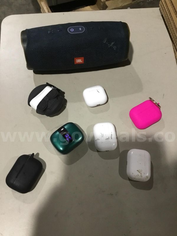 Misc electronics-jbl speakers (IT TURNS ON) "DH"