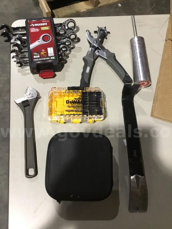 Lot of items-7 pc ratchet wrench set "DH"