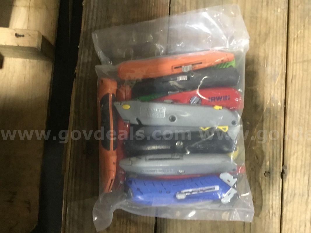 1 Lot of Utility Knives