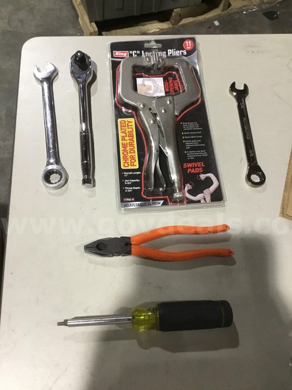 Lot of items-silver c locking pliers "DH"