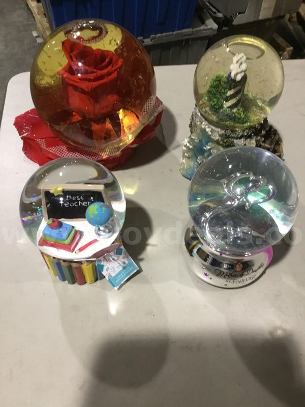 Lot of glass globes-best teacher globe "DH"