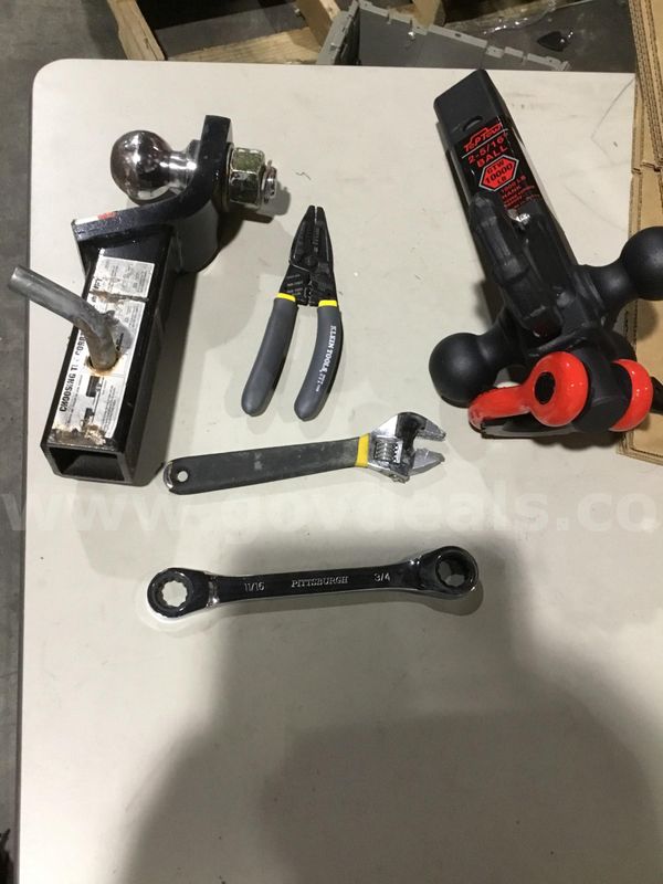 Lot of items-2 mount balls "DH"