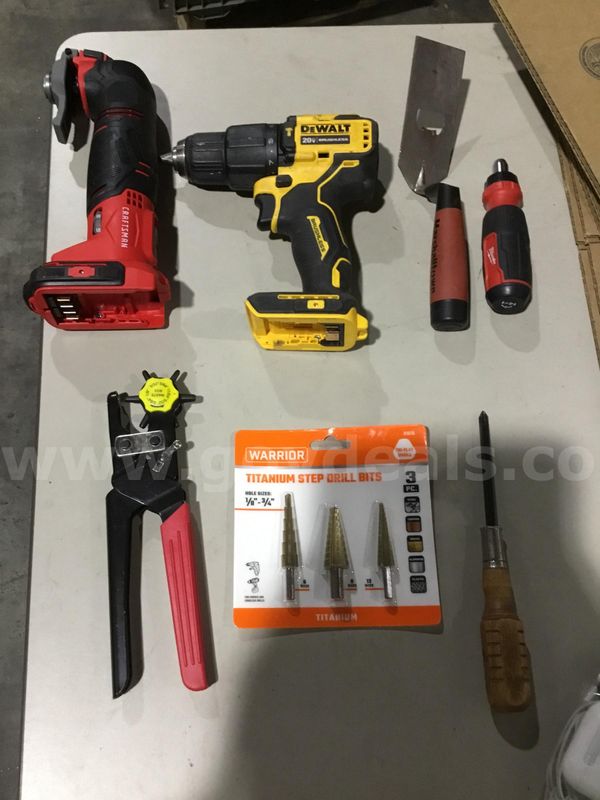 Lot of items-3 titanium gold drill bits "DH"