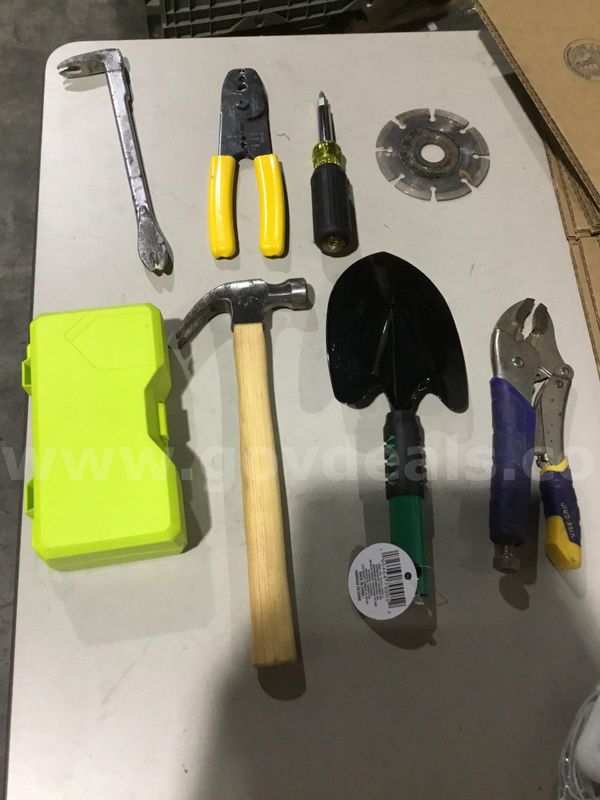 Lot of items-black shovel "DH"