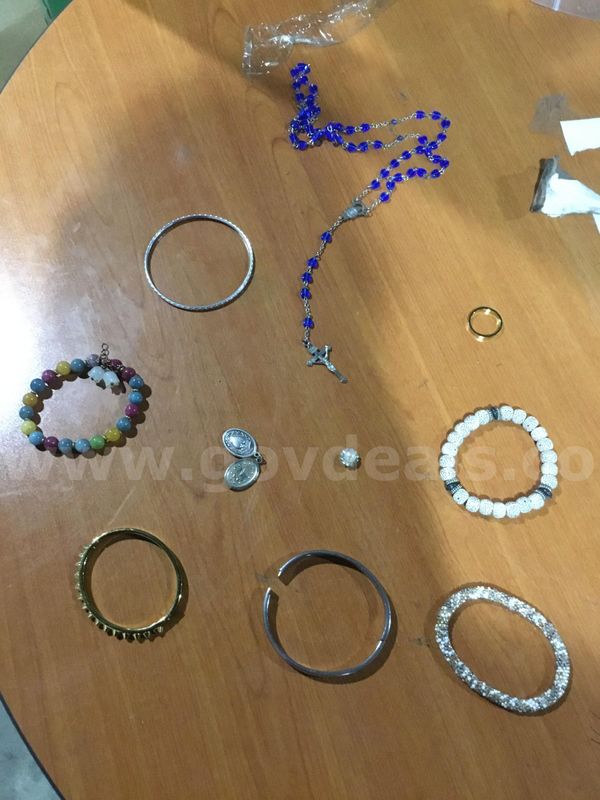 Lot of jewelry "DH"