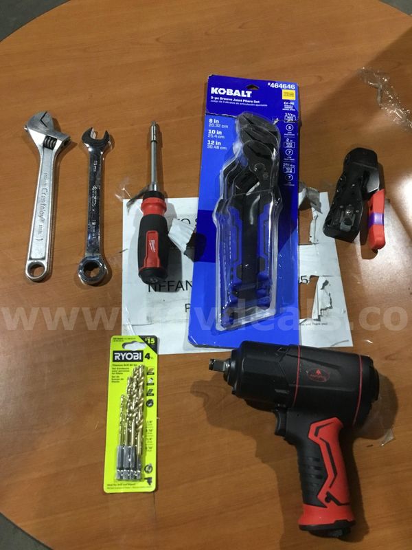 Lot of items-red & black drill gun (BOTTOM PART IS NOT INCLUDED) (DRILL GUN DOESN'T TURN ON) "DH"