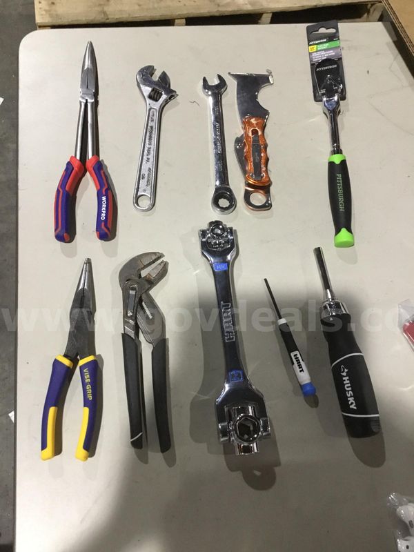 Lot of items-wire cutter; with a navy blue & yellow padding "DH"