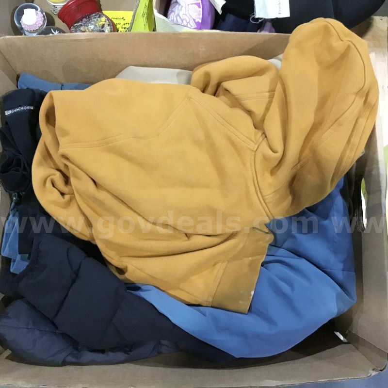 1 Lot of Adult Hoodies and Coats