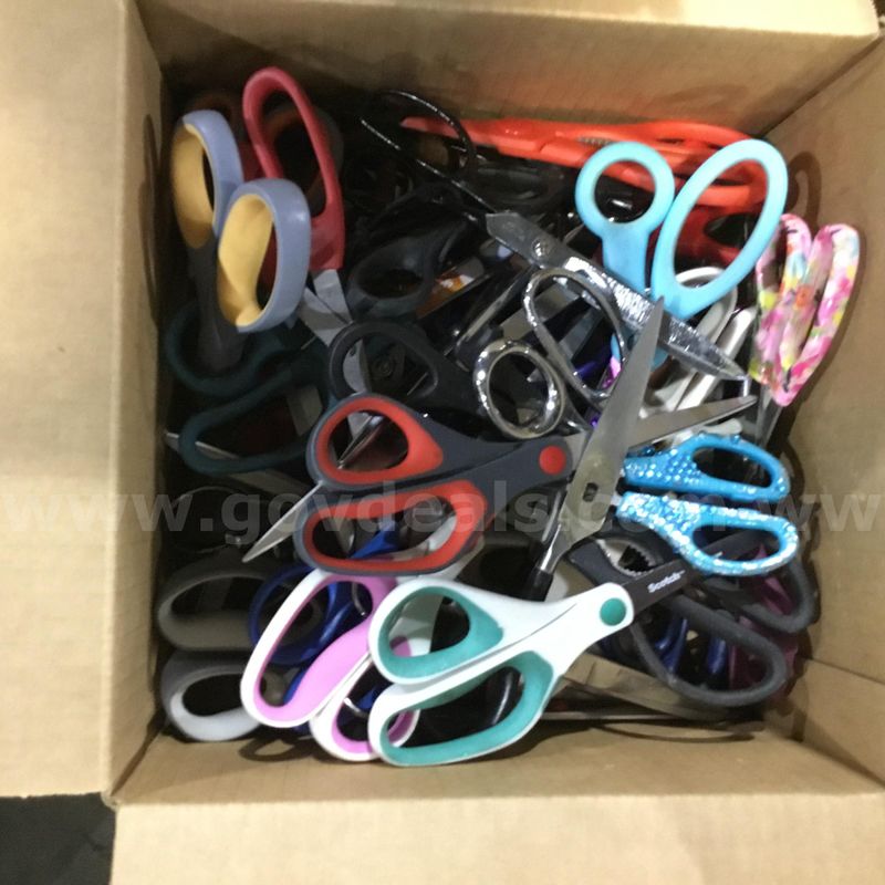 1 Lot of Assorted Scissors