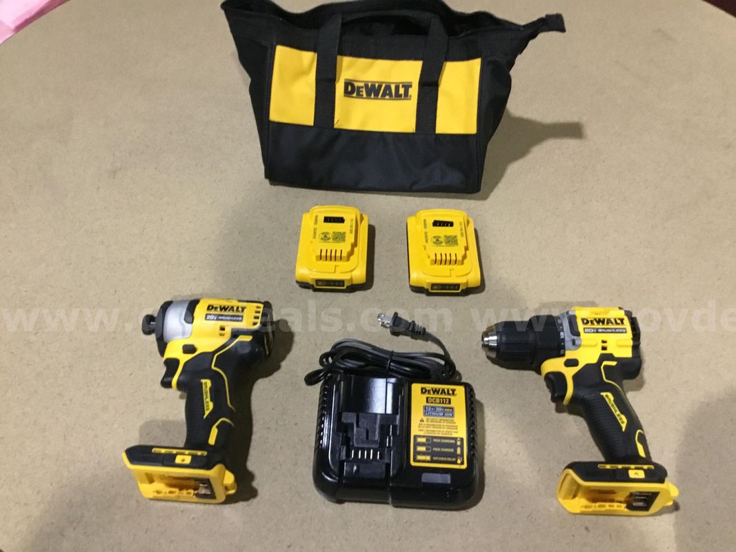 DeWalt Cordless Drill Set (Like New)