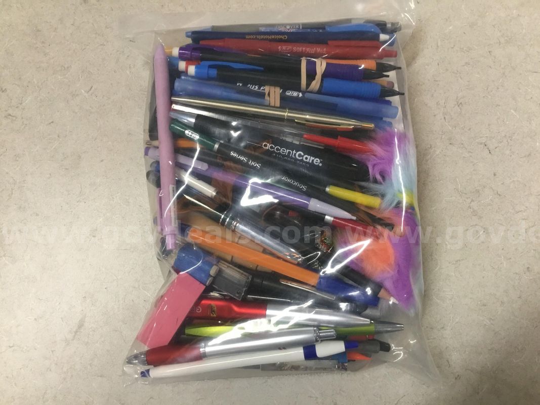 1 Lot of Assorted Ink Pens