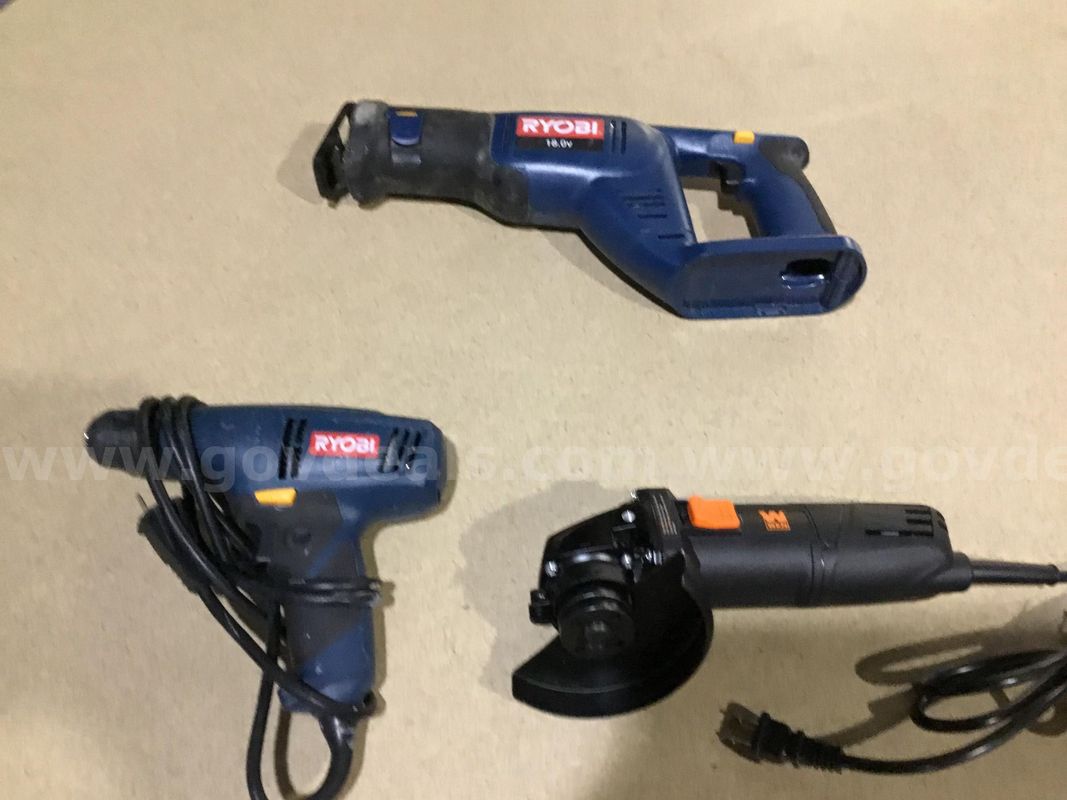 1 Lot of Assorted Power Tools