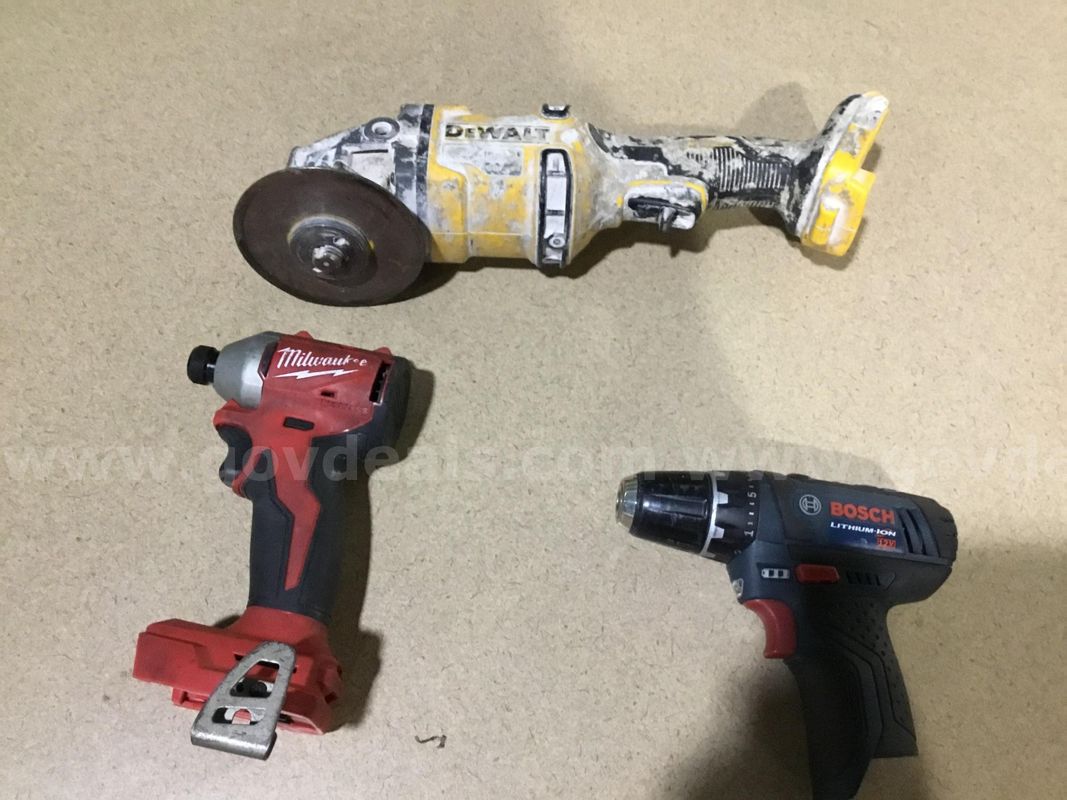 1 Lot of Assorted Cordless Power Tools