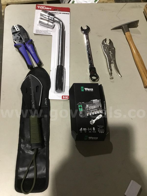 Lot of tools-lug wrench tool "DH"