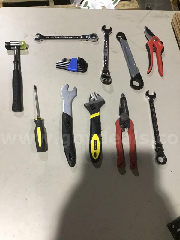 Lot of tools-steel wrench; with yellow & black padding "DH"