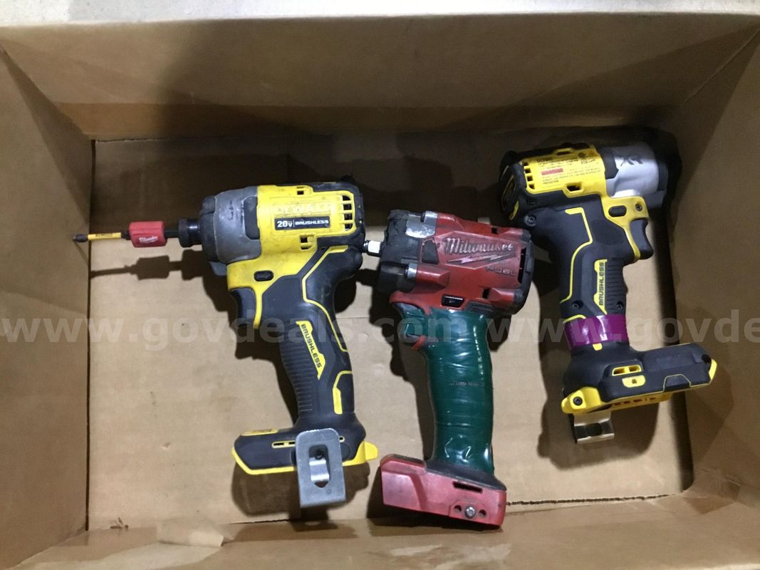 1 Lot of Assorted Cordless Impact Wrenches