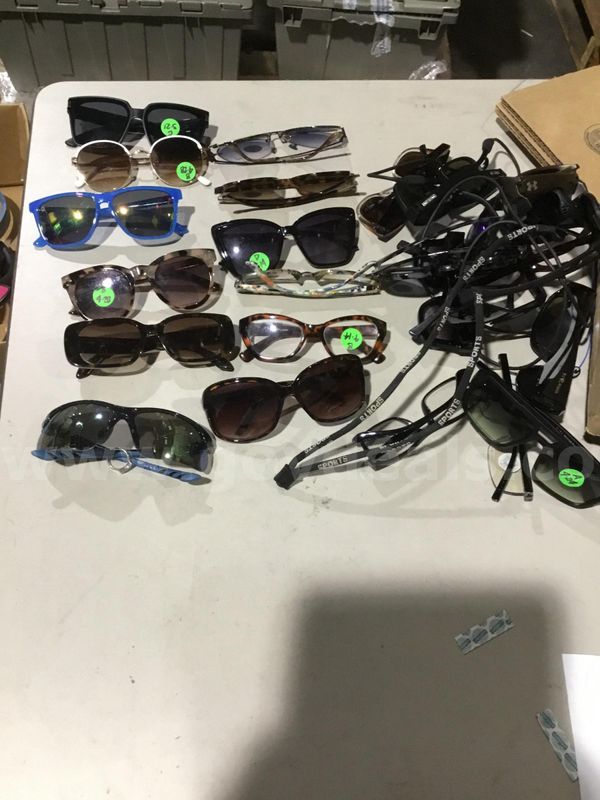 Box of eyewear glasses "DH"
