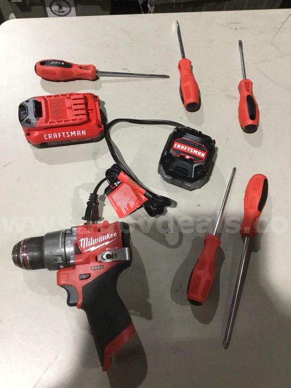 Lot of tools-5 screwdrivers; with red padding "DH"