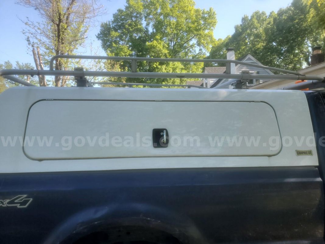 Knapheide KAP 8-Foot Service Body Truck Cap / Utility Topper with Ladder Rack