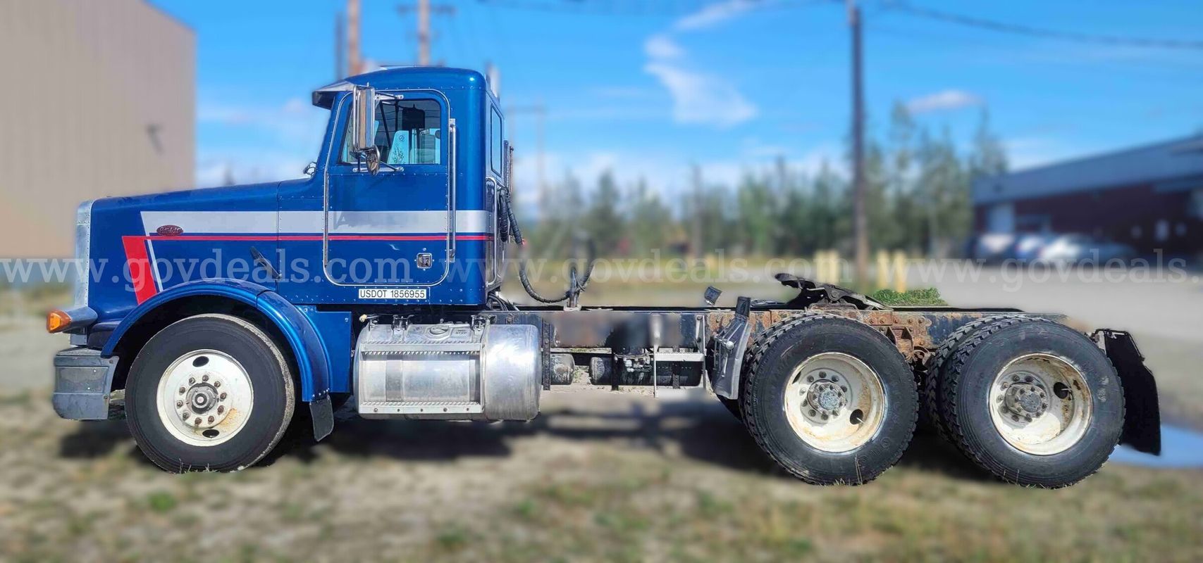 1992 Peterbilt 378 Day Cab Tractor Truck