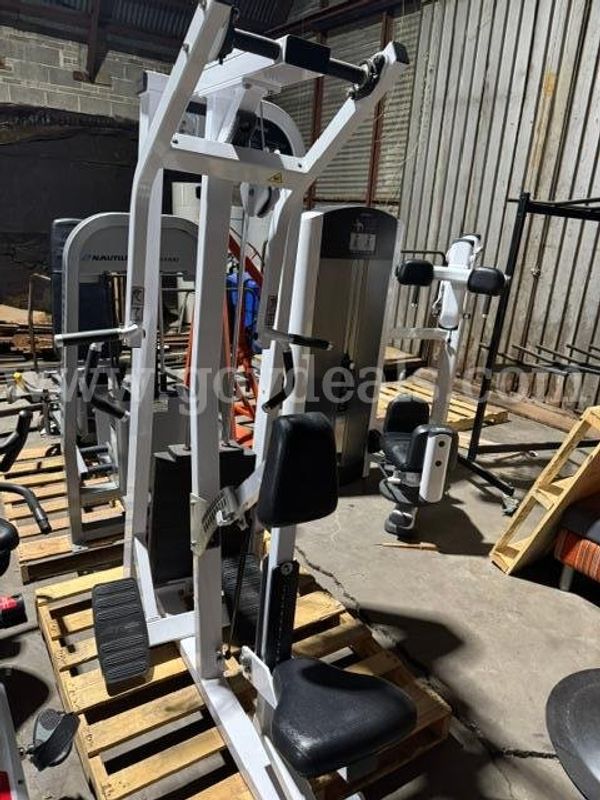 Life fitness seated row