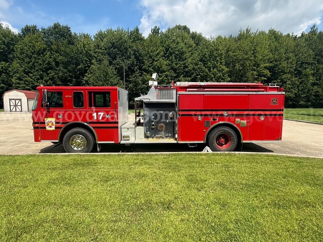 1997 Pierce Tilt Cab Saber Pumper