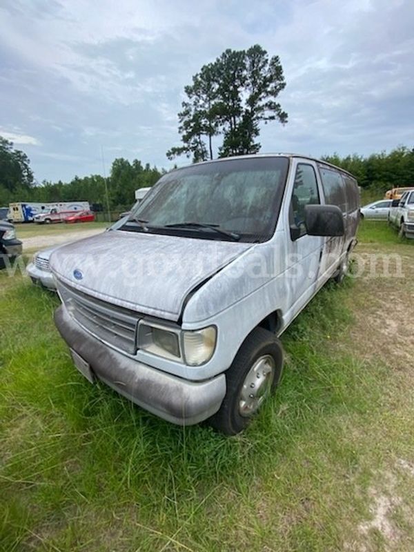 1995 Ford Club Wagon XL Super