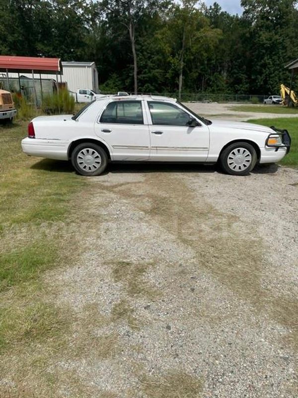 2009 crown victoria