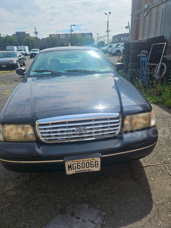 2005 Ford Crown Victoria LX