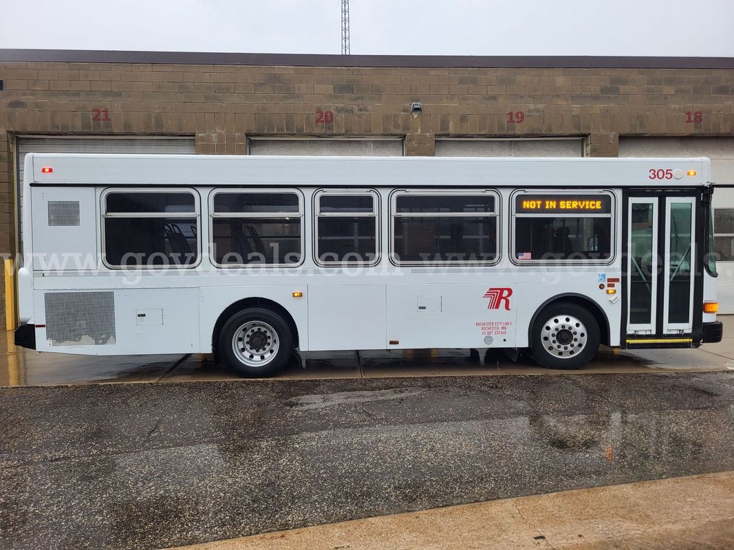 2014 Gillig 30' Low Floor Transit bus