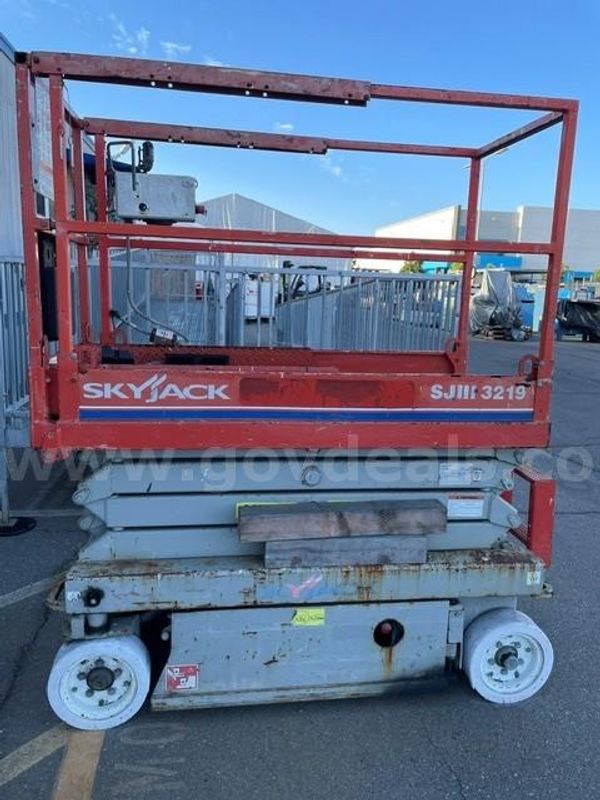 SkyJack SJIII 3219 Scissor Lift (2598453) Huntington Beach, CA