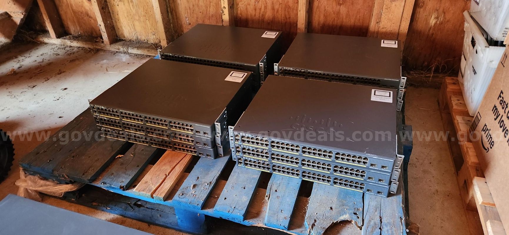 12 Cisco 2960 Series Switches (Lot #1)