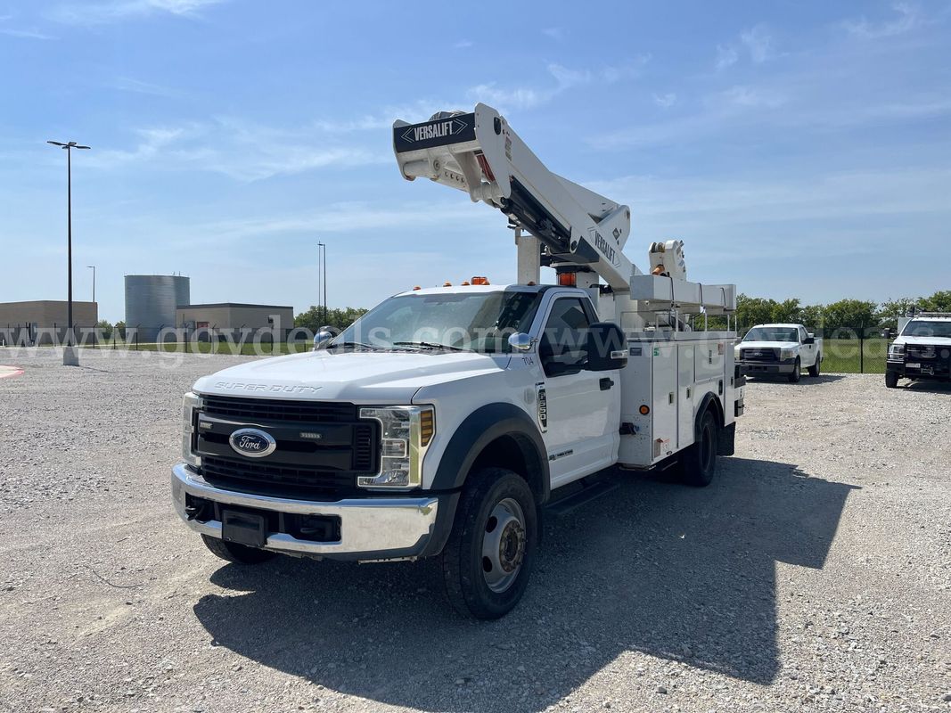 2019 Ford F-550 XL SD 4x4 S/A Bucket Truck