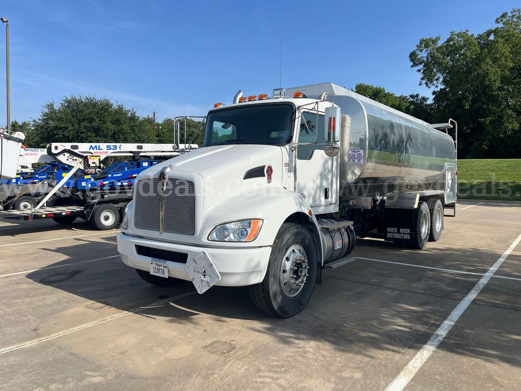 2020 Kenworth T370 4,400 Gallon T/A Fuel Truck