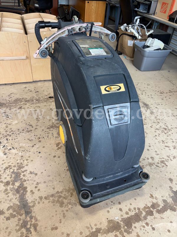 (1) Triple S Panther B Floor Cleaner