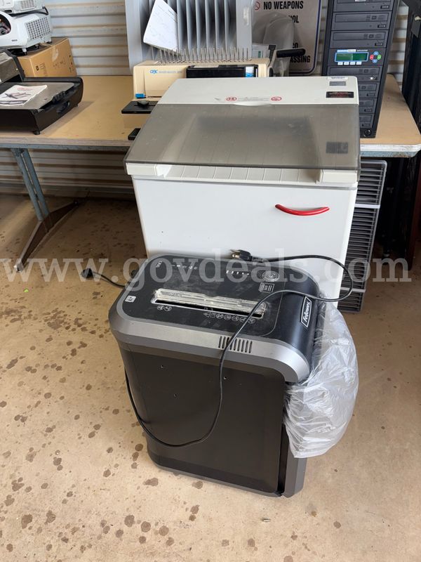(1) Fellowes Paper Shredder & (1) Destroy It Paper Shredder