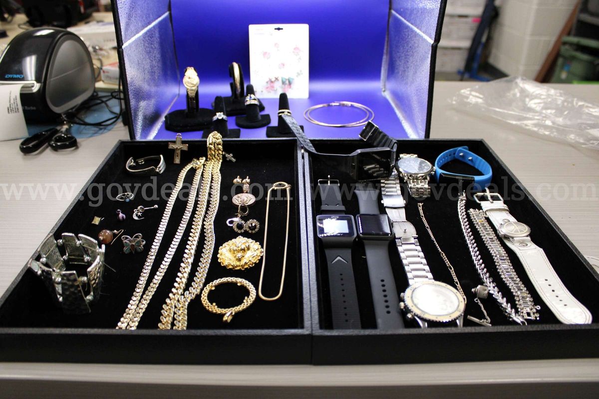 WATCH (7); TIE TAC (1); CHARMS (5); BRACELET (7); NECKLACE (3); RINGS (7); PIERC