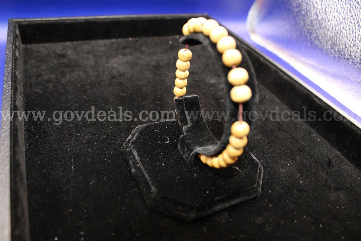 1 Bracelet